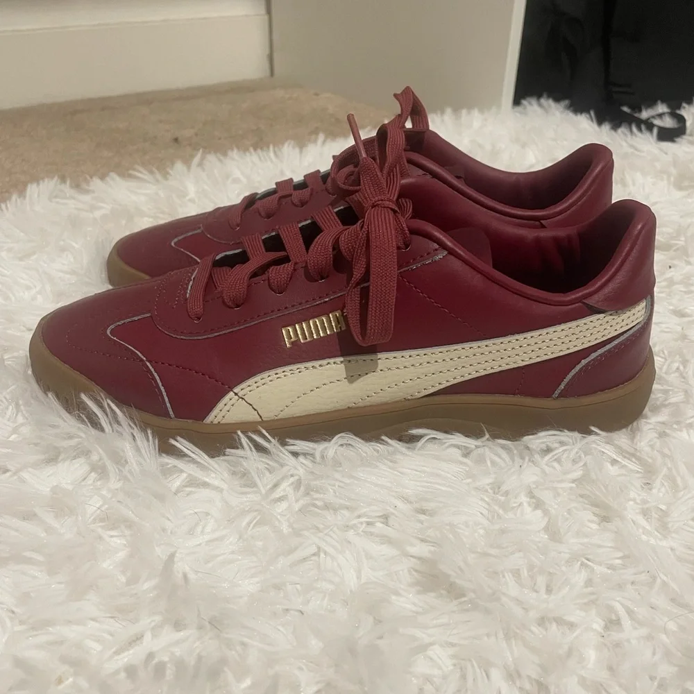 Puma Maroon and Beige Sneakers - Picture 1 of 4